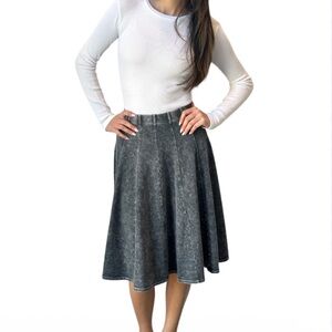 Hard tail panel skirt